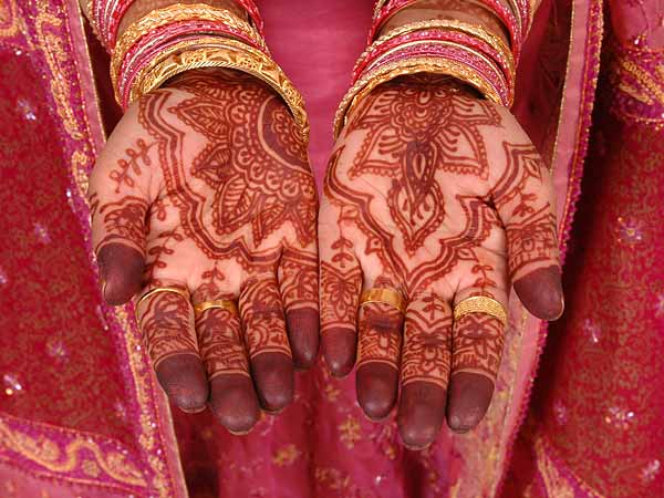 The image “http://weddings.iloveindia.com/pics/bridal-mehndi.jpg” cannot be displayed, because it contains errors.